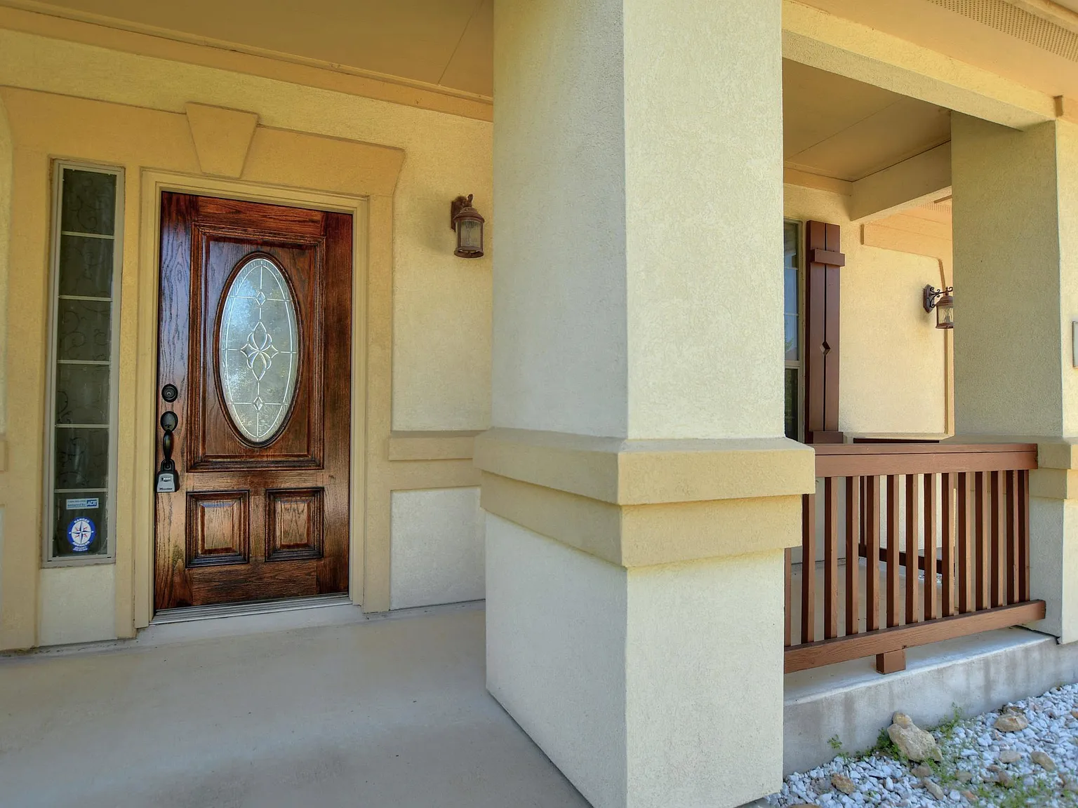 2514 Peterson Dr — Photo 3