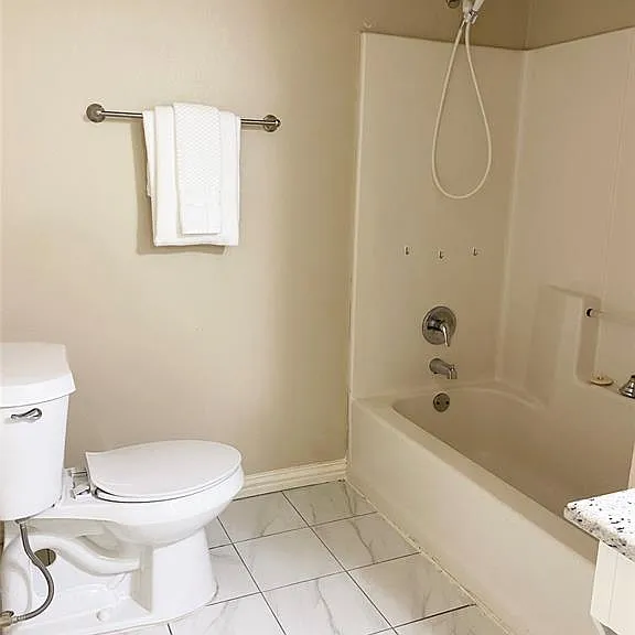 1202 Stone Creek Dr — Photo 29