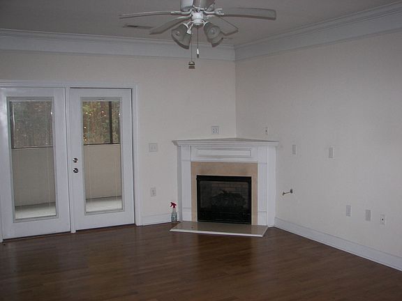 Living room with Fireplace
