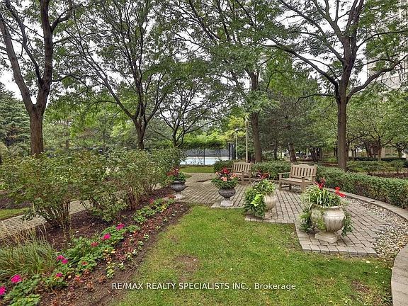 3rd image of 45 Kingsbridge Garden Cir #601