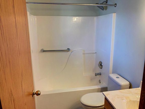 5th image of 677 43rd Ave NE #677