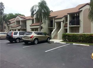5567 Courtyard Dr, Pompano Beach, FL 33063