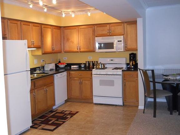 4th image of 8733 S Willow Blvd #4E