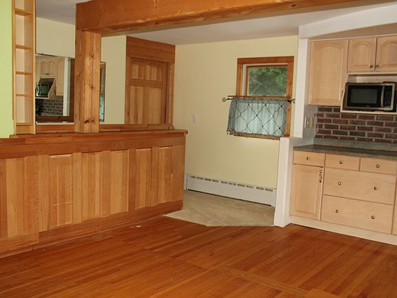 Eat in kitchen