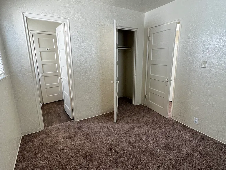 621 E Church St — Photo 7