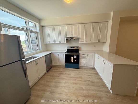 5th image of 1695 Dersan St E #1206