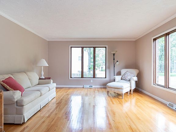 5th image of 8358 Plover Dr