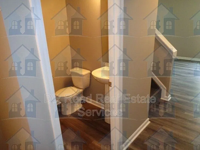 4 bed, 2.5 bath, 1646 sqft, $2,148 — Photo 4