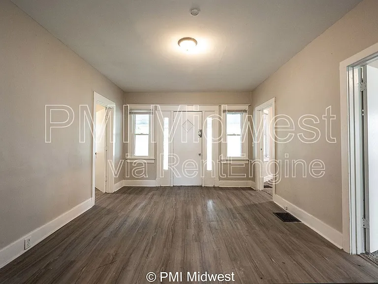 130 N Gladstone Ave — Photo 5