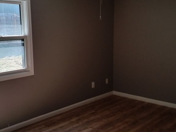 4th image of 224 Robin Hood Dr