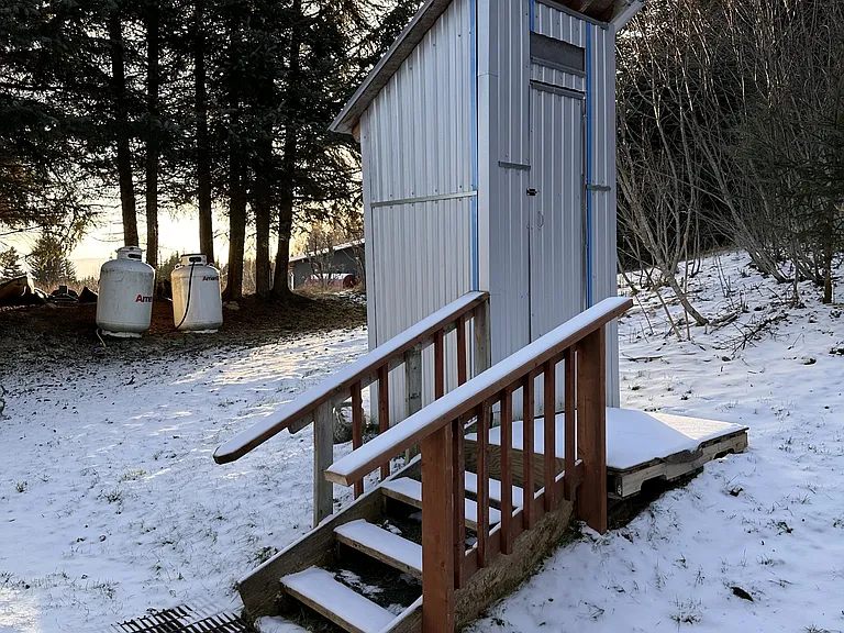 1410 E End Rd — Photo 9