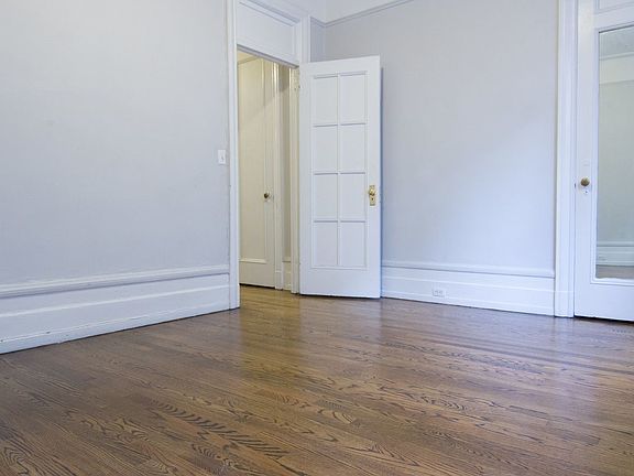 3rd image of 162 W 54th St APT 12C