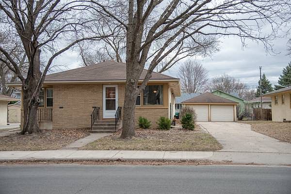 1st image of 4041 46th Ave S #1