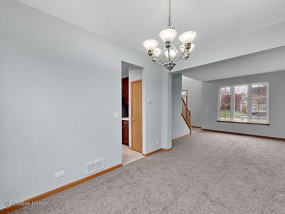 3rd image of 1545 Schafer Ave