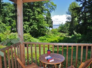 11730 Kallgren Rd NE, Bainbridge Island, WA 98110