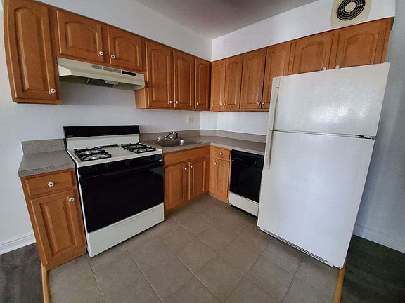 2nd image of 72-35 Metropolitan Ave #1
