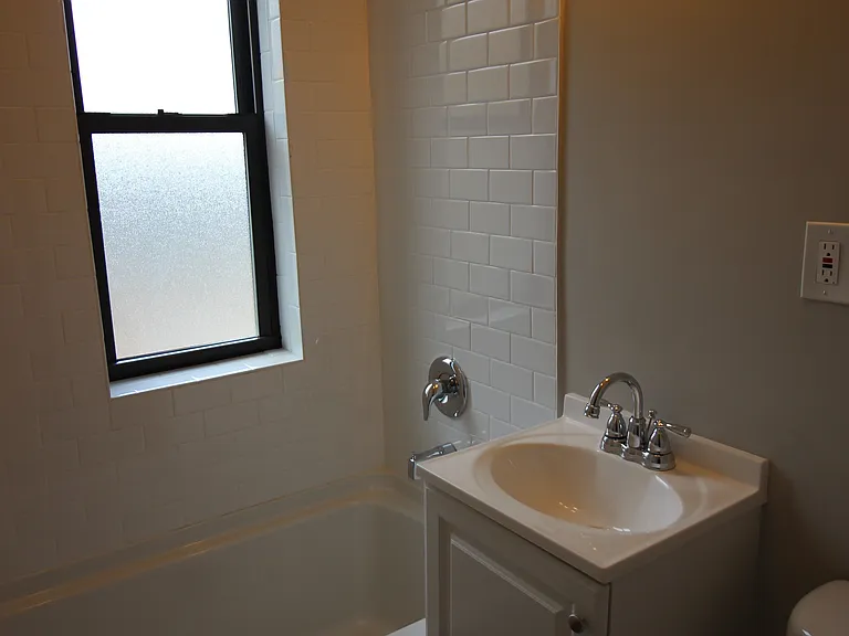 4413 N Lacrosse Ave #2 — Photo 3