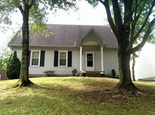 11606 Kings Ln, Middletown, KY 40243