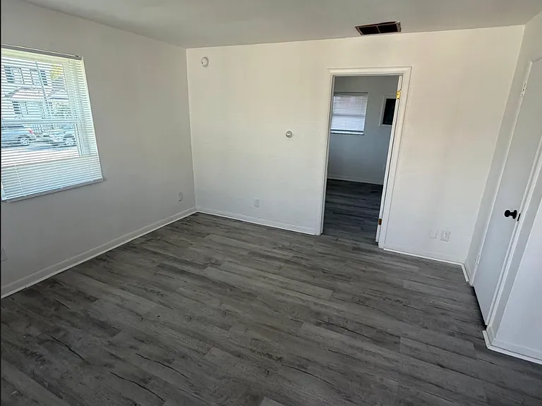 623 Troy St #A — Photo 3