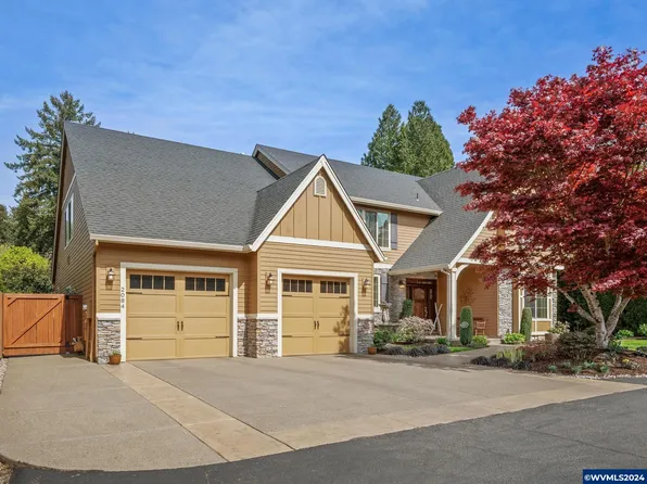 2084 N Walnut St, Canby, OR 97013