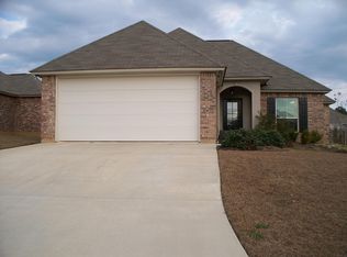 302 Crossridge Ave, Pineville, LA 71360