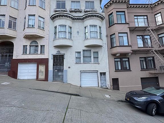 2nd image of 922 Vallejo St