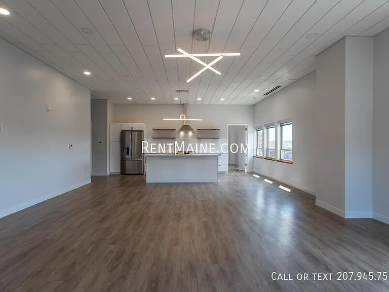 99 Franklin St #403 — Photo 2