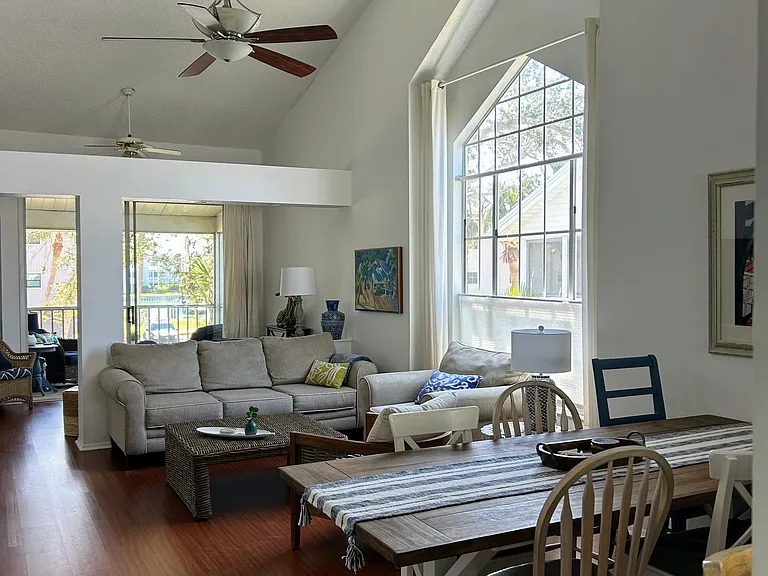 177 Sun Isle Cir — Photo 3