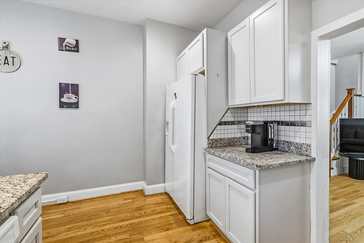 2 bed, 982 sqft, $2,200 — Photo 4