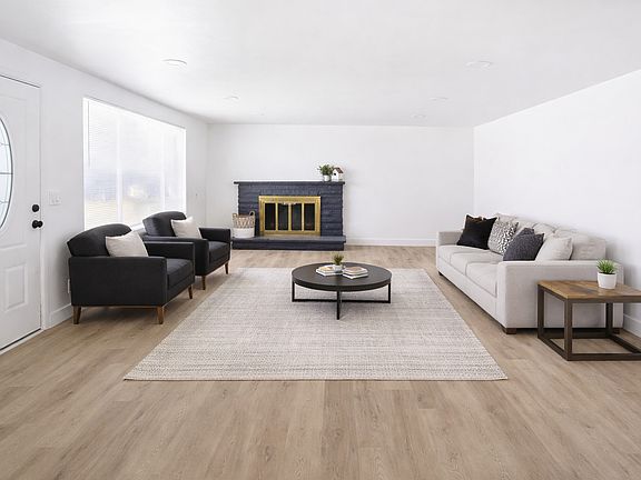 3rd image of 372 N Overland Rd E