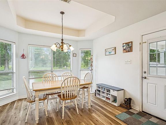 5th image of 48066 Sibley Rd