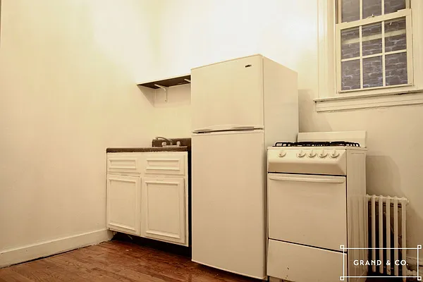 Rented by Grand & Co. | media 12