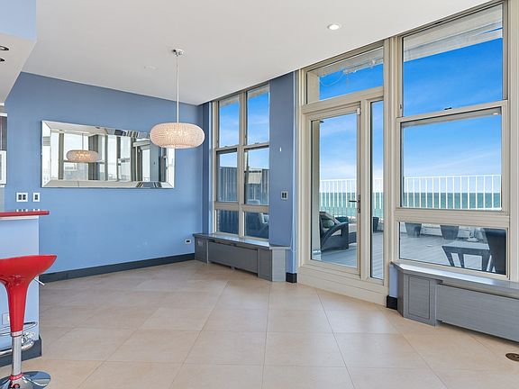 5th image of 5401 S Hyde Park Blvd APT 804