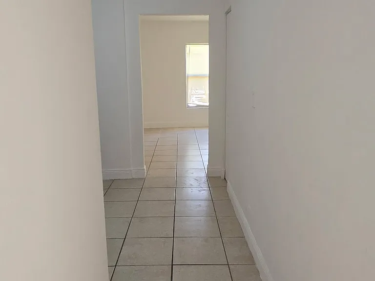 935 Marseille Dr #3 — Photo 8