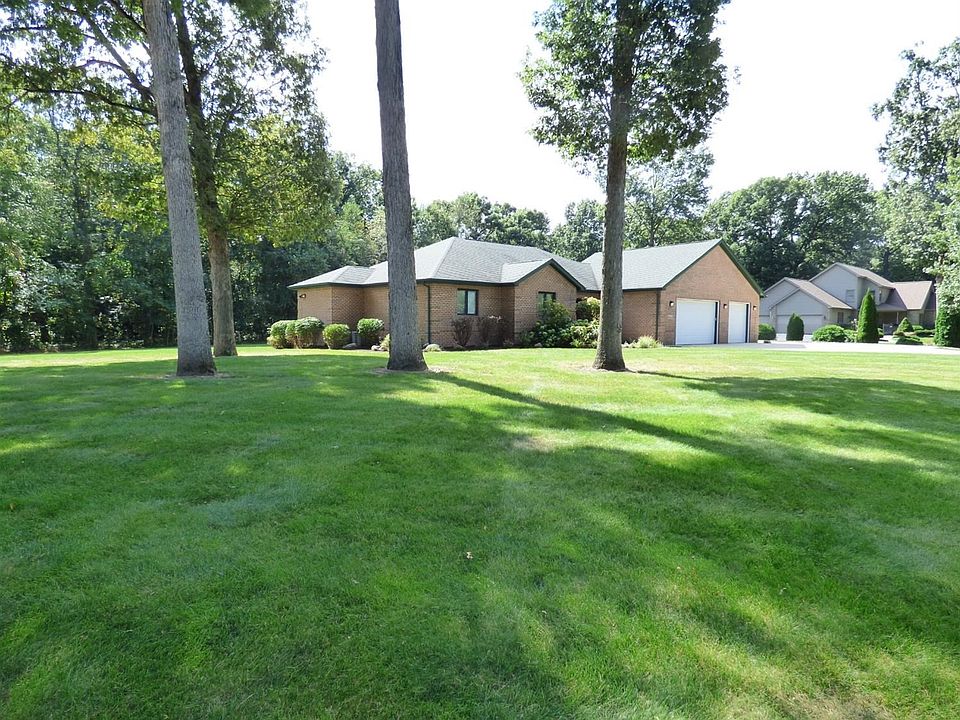 1st image of 446 Oak Breeze Dr