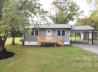 220 30th St SW, Hickory, NC 28602