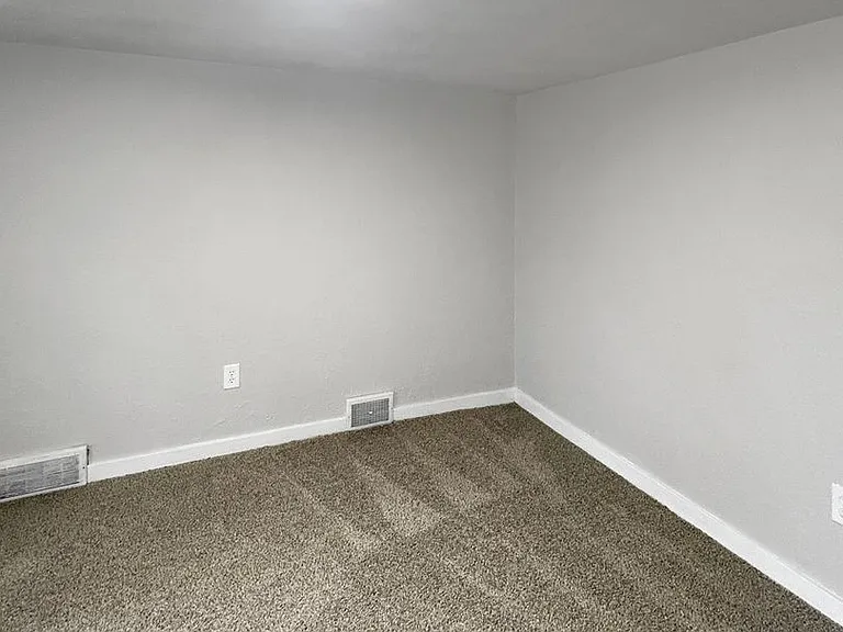 62 Noblestown Rd — Photo 24