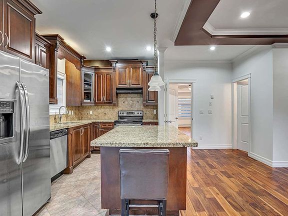 5th image of 14188 62b Ave