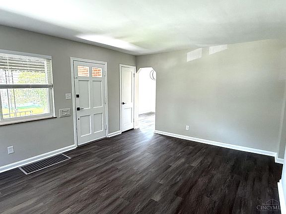 5th image of 7981 Granville Ln