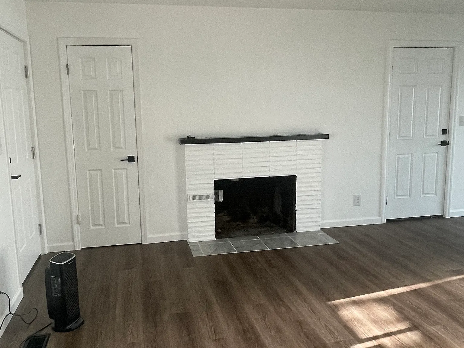 3 bed, 1008 sqft, $2,000 — Photo 2