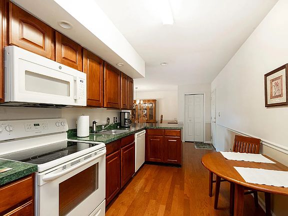 3rd image of 124 W Drinker St #A1