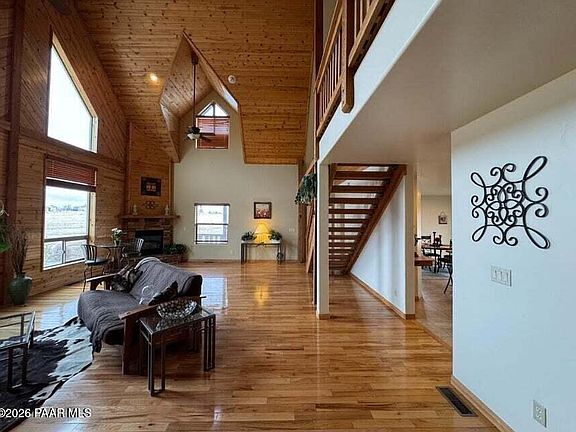 4th image of 1740 Bumblebee Dr