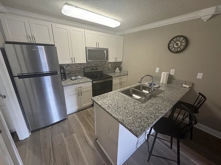 180 W Dublin Dr — Photo 26