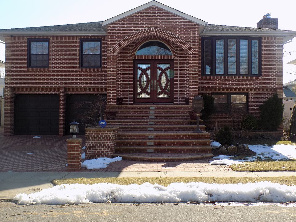 1st image of 794 Imperial Dr