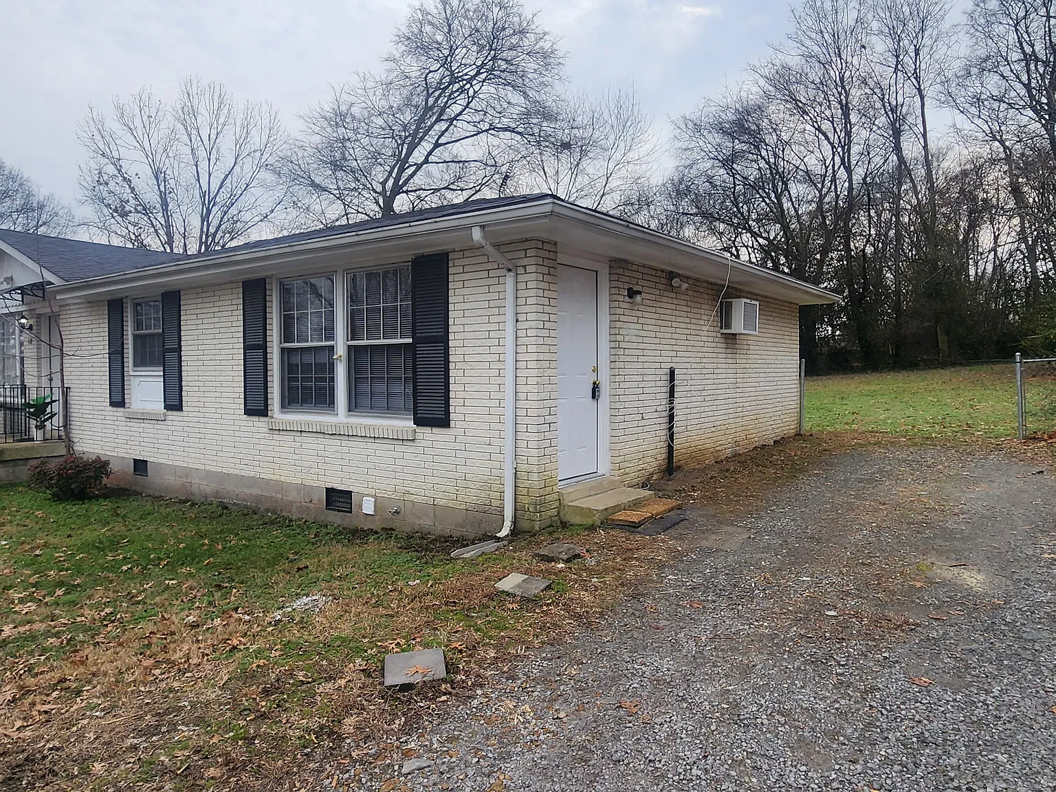 2 bed, 1.5 bath, 800 sqft, $1,100 — Photo 1