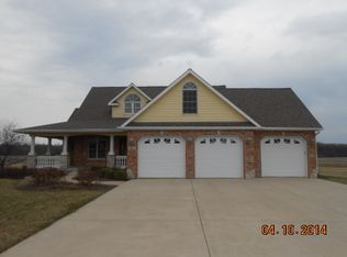 112 Johanna Dr, Sandwich, IL 60548