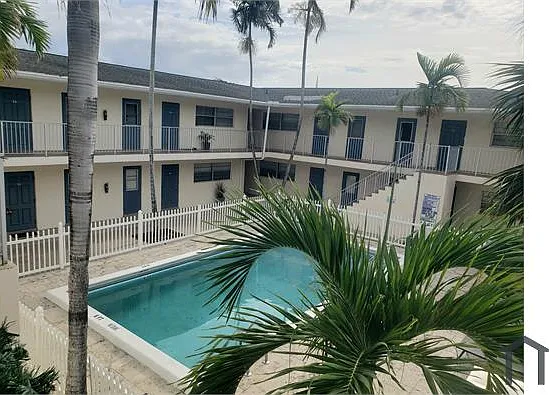 2 bed, 900 sqft, $1,900 — Photo 1