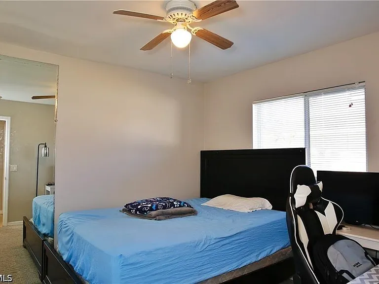 1809 SW Santa Barbara Pl — Photo 8