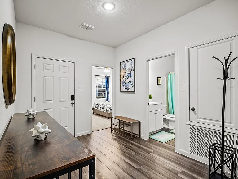 766 Camden Dr — Photo 16