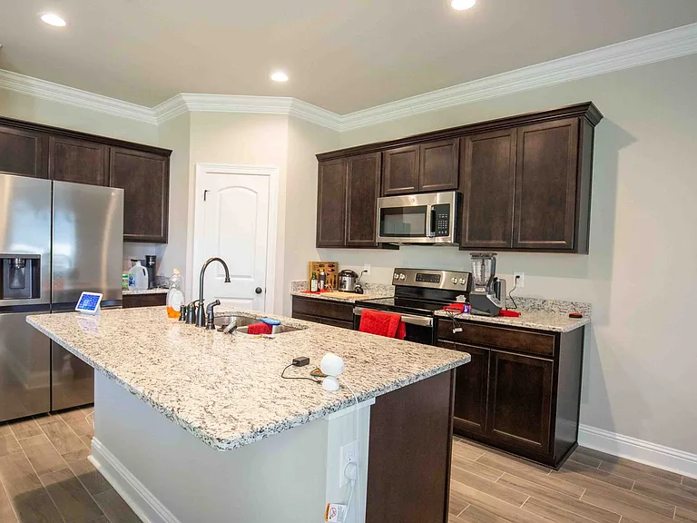 603 Ives Way — Photo 3